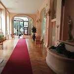 Mont-dore Ancien Palace, Face Aux Thermes * Le Mont-Dore